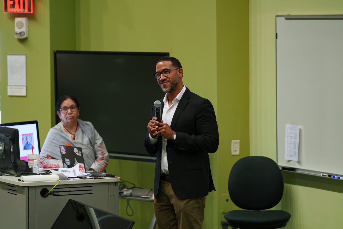 UHBauerCollege's tweet photo. #UHBauer SURE℠ entrepreneurs spent the semester working with student consultants to build business plans, refine their ideas and prepare to launch.

Congratulations to this year’s graduating class 🎉

Read more: https://t.co/AswgwGezBA https://t.co/Z1Vci15fF2