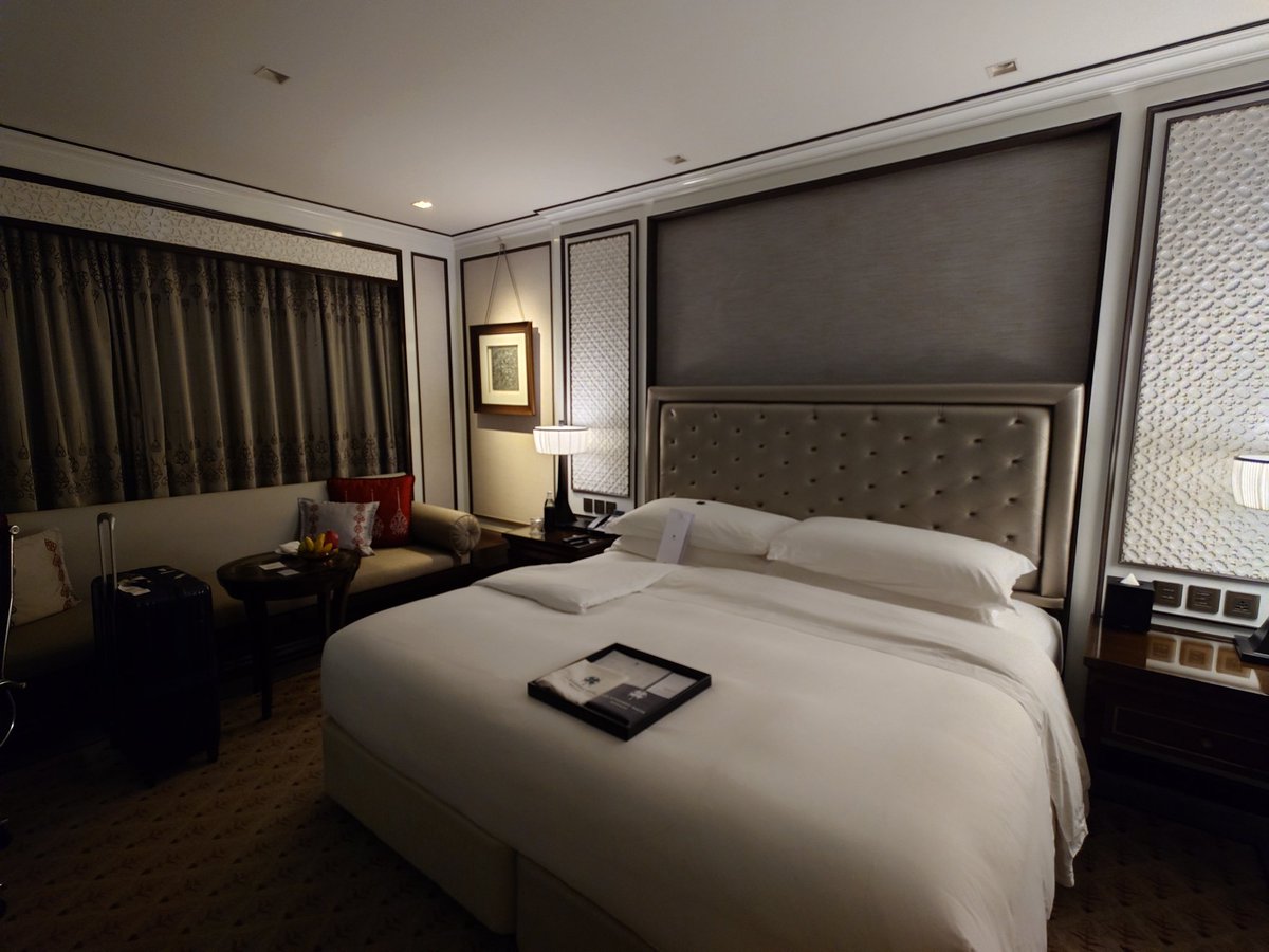 KkRedwhite's tweet photo. 今日から金曜日までお世話になるお部屋
#The Athenee Hotel Bangkok https://t.co/plqbo3wFg2