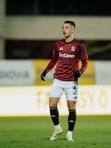 NTFootballHub's tweet photo. 🇨🇿 WORLD CUP BOUND: Hugo Sochůrek (17)

The Tábor-born midfielder is set to be one of the youngest players at the World Cup after cracking Czechia's 26-man squad! 🌍🏆 

The Sparta Prague gem has had an incredible breakout season—a rare, elite profile. 📈💎
#SpartaPraha #Czechia https://t.co/hfRh4Dvw8R