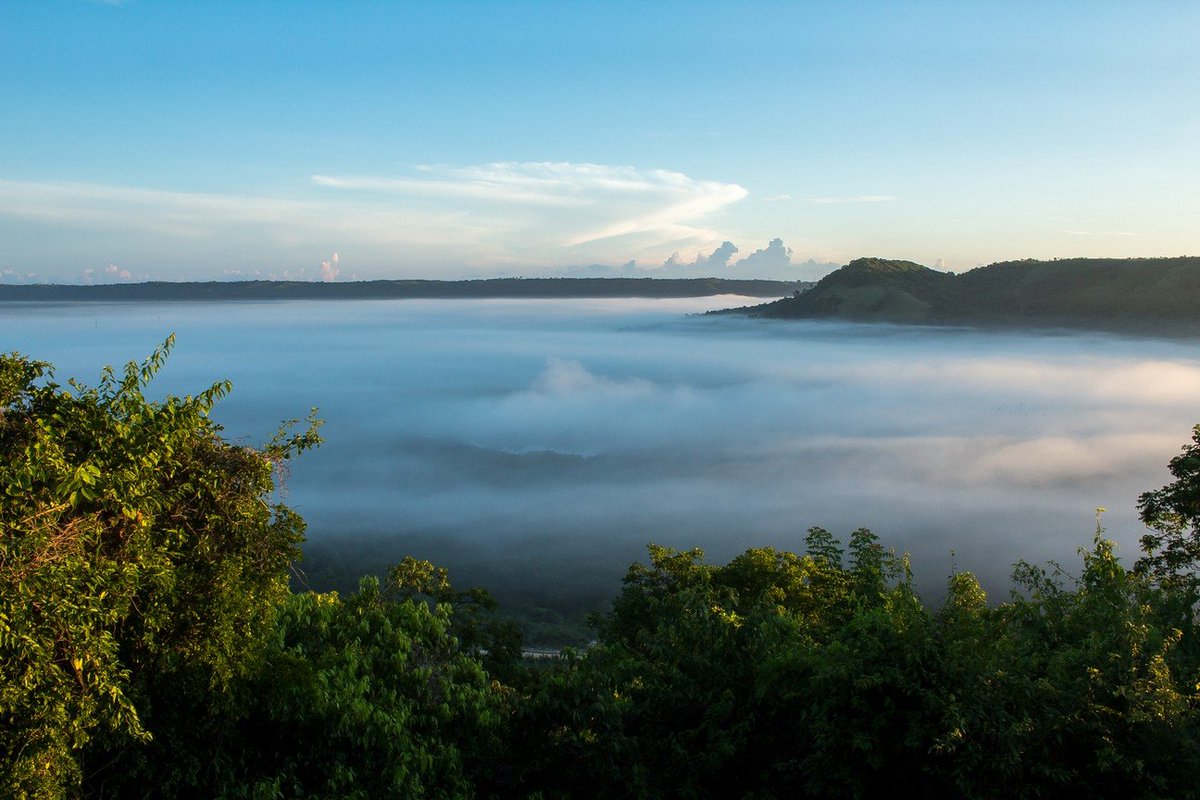 CUBAH0RA's tweet photo. #BuenosDías | 🤔¿Cuál es el color de Cuba? 🇨🇺

Pueden ser tantas tonalidades. Da igual si rojo, si verde, si azul. Es que cada trozo de naturaleza de aquí puede embriagar la mirada de quien se deje atrapar por cuanta maravilla hay acá. 

📸 Adrián Juan Espinosa https://t.co/AXBc9ttKix