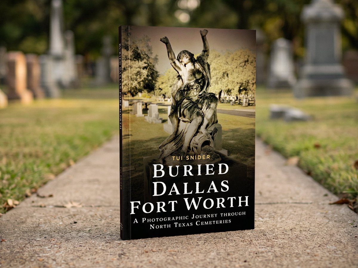 USAThroughTime's tweet photo. 🪦📖 Recommended in our Buried America® series: "BURIED DALLAS FORT WORTH: A PHOTOGRAPHIC JOURNEY THROUGH NORTH TEXAS CEMETERIES" by Tui Snider is your photographic companion to the fascinating world of North Texas cemeteries.

Read more 👉🏼 https://t.co/JdxnijUfp0

𝗠𝗼𝗿𝗲 𝘁𝗵𝗮𝗻 𝘀𝗶𝗺𝗽𝗹𝗲 𝗴𝗿𝗮𝘃𝗲𝘆𝗮𝗿𝗱𝘀, 𝘁𝗵𝗲𝘀𝗲 𝘀𝗶𝘁𝗲𝘀 𝗮𝗿𝗲 𝘀𝗼𝗺𝗲 𝗼𝗳 𝘁𝗵𝗲 𝗿𝗲𝗴𝗶𝗼𝗻’𝘀 𝗺𝗼𝘀𝘁 𝗲𝗻𝗿𝗶𝗰𝗵𝗶𝗻𝗴 𝗿𝗼𝗮𝗱𝘀𝗶𝗱𝗲 𝗮𝘁𝘁𝗿𝗮𝗰𝘁𝗶𝗼𝗻𝘀, 𝗳𝗿𝗲𝗲 𝘁𝗼 𝘃𝗶𝘀𝗶𝘁 𝗮𝗻𝗱 𝗽𝗲𝗿𝗳𝗲𝗰𝘁 𝗳𝗼𝗿 𝗱𝗮𝘆 𝘁𝗿𝗶𝗽𝘀.

North Texas burial grounds reveal a cultural tapestry through headstone designs, burial traditions, and cemetery symbols. From pioneer burial cairns to Wild West gunfighters, from the nation’s only murder memorial to the grave of an alleged space alien, these burial grounds brim with history, art, and unexpected surprises. Exploring them reveals stories of diverse communities—European, Hispanic, African American, and beyond—who became cowboys, oil tycoons, heroes, villains, and everyday citizens.

Organized into four sections (Dallas, Fort Worth, DFW Metroplex, and Worth the Drive), this book makes it easy to plan North Texas road trips. With vivid photography and concise history, Buried Dallas–Fort Worth reveals how cemeteries serve as unexpected roadside museums, preserving stories that connect the past to the present.

#FortWorth #dallas #dallastexas #texas #texasphotographer #cemeteries #dallascemeteries #tuisnider #dfwmetroplex #graveyards #buriedamerica #deadamerica #NorthTexas #lovetexas