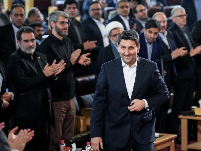 ICTIRI's tweet photo. «در دوران هوش مصنوعی، محور اصلی رقابت، تولید محتواست، نه محدودسازی بسترهای انتشار محتوا. ارتقای سواد دیجیتال، توسعهٔ تولید محتواهای فاخر و بهره‌گیری از ظرفیت‌های هوش مصنوعی باید در دستور کار باشد تا بتوان از فرصت‌های فناوری برای رشد کشور استفاده کرد.»

وزیر ارتباطات https://t.co/DBnJxMQBUC
