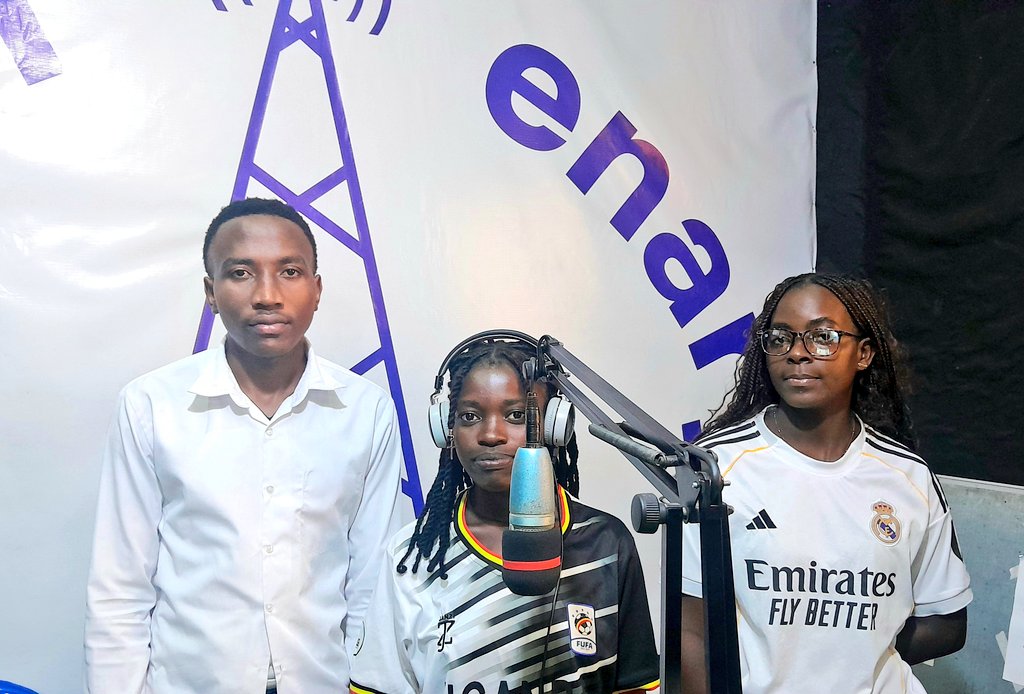 RadioCentenary's tweet photo. Twebaza Abayizi okuva ku St.Cecilia Choir Mulago Chaplaincy awamu naba intern abatukulembedde mukutendereza Omukama olwaleero.
#centenaryradio #prayer #foryou https://t.co/lAJtDags4p