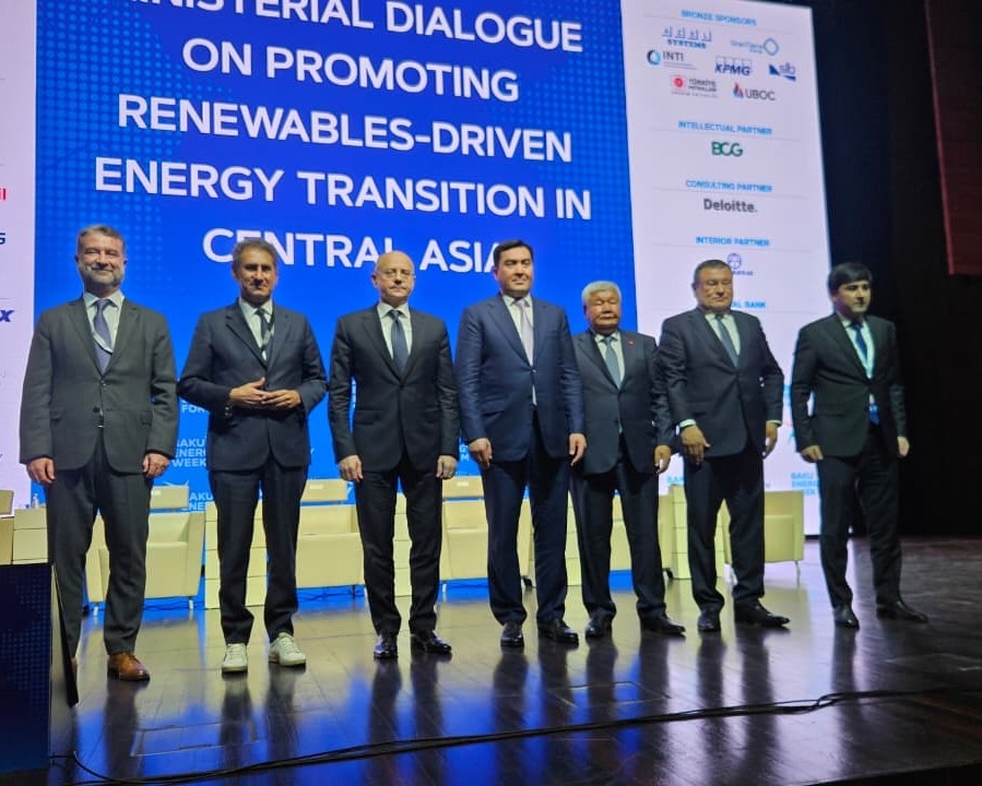 IRENA's tweet photo. At the Central Asia Energy Transition Investment Forum in Baku, ministers & energy leaders discussed how stronger regional cooperation, #investment & grid modernisation can accelerate #renewableenergy deployment across Central Asia under Accelerated Partnership for Renewable Energy in Central Asia #APRECA.

More from the forum: https://t.co/YCjqoZW83f