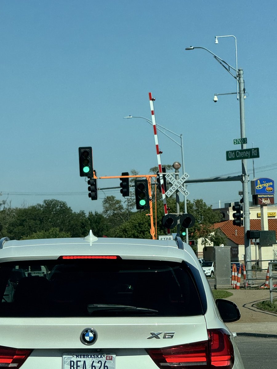 EricT_Wacker's tweet photo. Hey @LTULNK When is this going to be fixed?!?  Or is the temporary/permanent stop light it? It’s only been a couple years now…. #TIA https://t.co/lDj2IXIG4Z