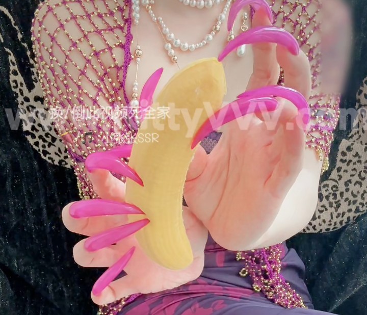 KittyVVVClaws's tweet photo. https://t.co/FvnvBzFrIO New video on my site. See your queen in action https://t.co/9qHoWjq9ya