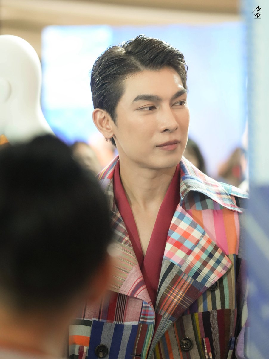 NkN_0019's tweet photo. ต๊ะเอ๋....สุดหล่อ 🥰

THE WALK OF WOVEN INDENTITIES X MEW

@MSuppasit
#กรมประชาสัมพันธ์ #SoftPowerFashion #FashionSeminar #แฟชั่นไทยสู่สากล 
#MewSuppasit https://t.co/uIrnn0Z5D9