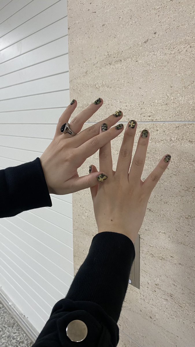 _jitteryjester's tweet photo. got my nails done for ooha’s birth >:] loosely inspired by Da Hellion hehe 💚 https://t.co/1ZIjlWPeBr