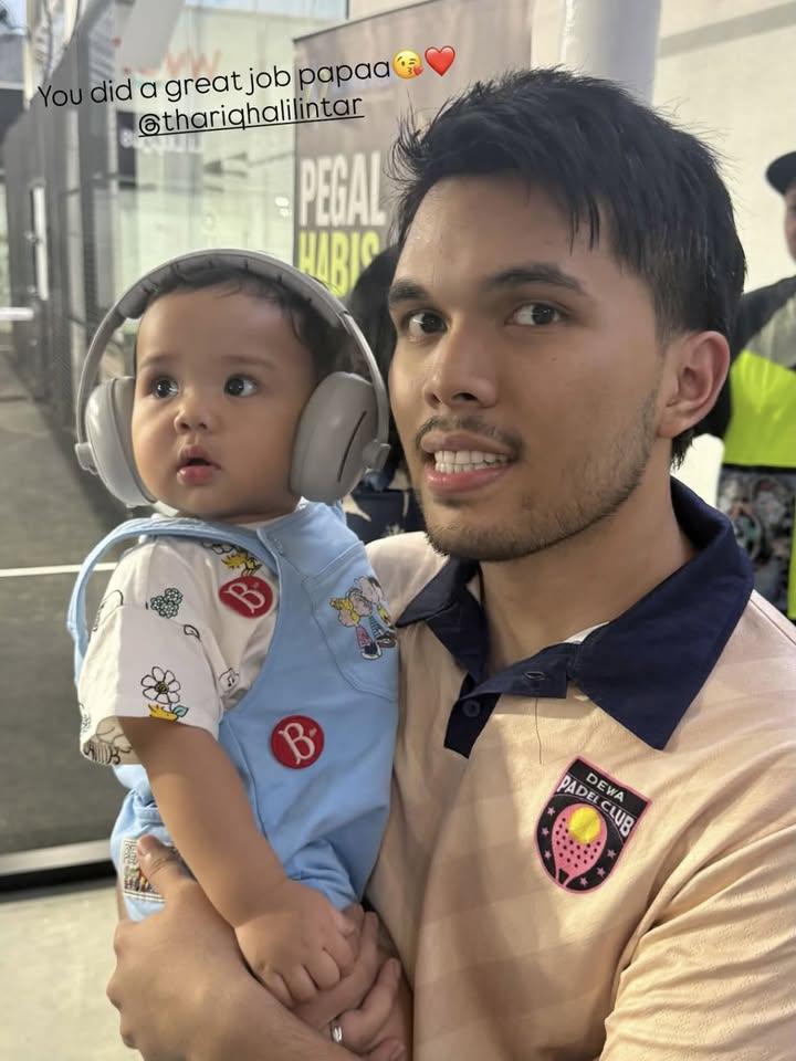 putrioka10_'s tweet photo. TAHTA TERTINGGI EARMUFF BAYI🎧
NEW MOM WAJIB TAU‼️

Bkn cm dipake artis/influencer, skrg banyak ortu pke earmuff ini buat bantu melindungi telinga sikecil saat diajak ketempat ramai seperti mall, pertandingan/acara keluarga. Jd bayi ttp lebih nyaman, gak gampang kaget krna bising https://t.co/G4pPYFRFBN