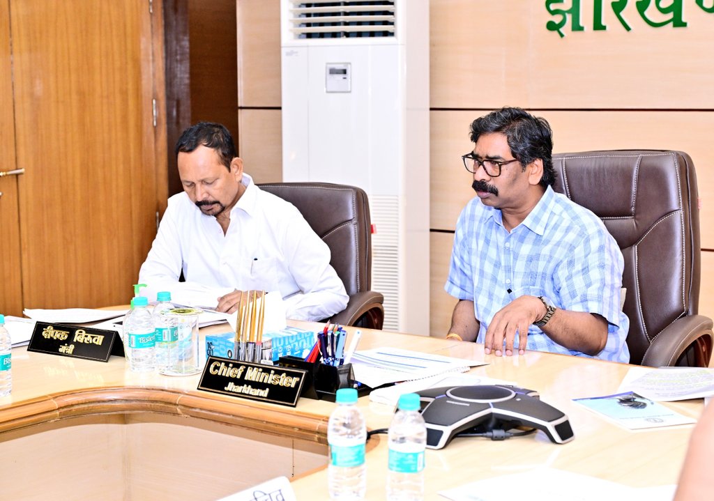 Hemant Soren tweet media