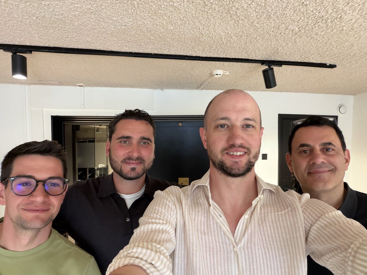 utexocom's tweet photo. Part of the Utexo team reporting live from the new AMS office of Utexo for @money2020 

Vault in the back for BTC and Stables on Bitcoin @lightning network 🏦 https://t.co/Gnqaa6WPkH