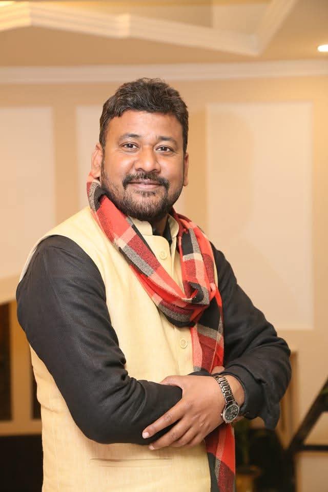 AnantKayastha's tweet photo. अभिषेक बंटी जी कायस्थ समाज से आते हैं और नितिन नवीन जी के करीबी माने जाते हैं। बताया जा रहा है कि नितिन नवीन जी ने स्वयं उन्हें चुनाव की तैयारी शुरू करने के लिए कहा है। संभवतः आगामी उप चुनाव में बांकीपुर से उम्मीदवार होंगे।

@KalamVahini https://t.co/ebhWVIDTDT
