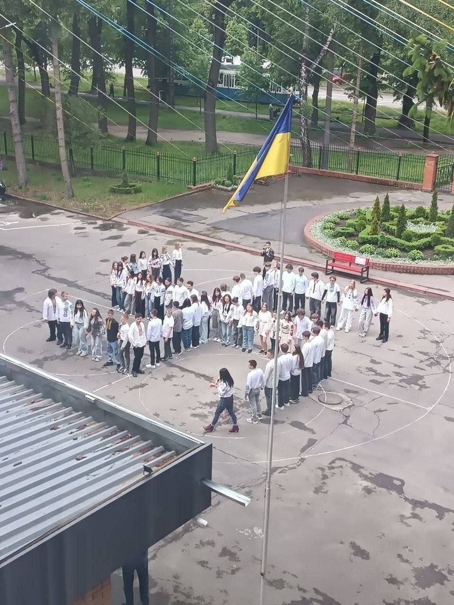 Alex_Oloyede2's tweet photo. Just a normal day in the Ukraine... https://t.co/uuCujx1YFb