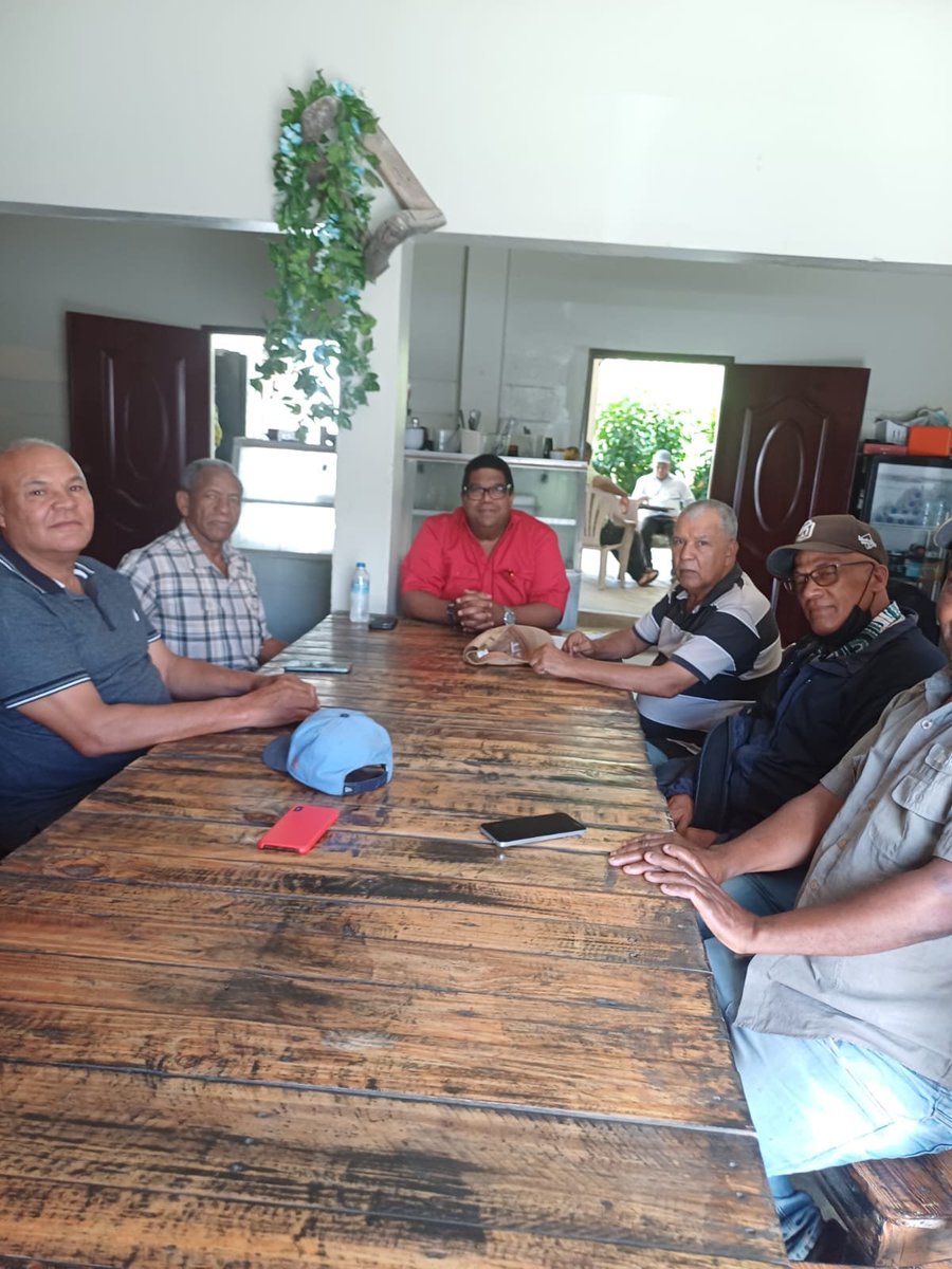 danielpchavez's tweet photo. Proyecto Acción Ciudadana y Comunitaria.

*San Cristóbal, Los Cacaos. * Como parte de su compromiso social el Proyecto Acción Ciudadana y Comunitaria (PACYC), se reúne con miembros de las comunidades del Municipio Los Cacaos. 1/3 https://t.co/z69KDZxQUC