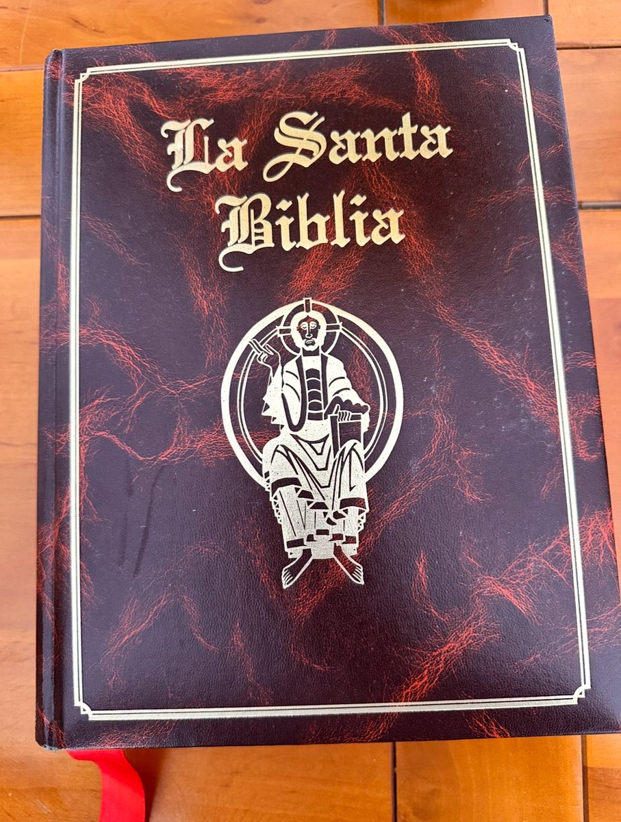 RedSpectre_exe's tweet photo. @bluepill36157 @adrianaluciax Protestante yo? Pedazo de anormal, la compresión lectora la tienes bien metida en el ojete. Precisamente Jesús dejó claro que su reino "no es de este mundo" (Juan 18:36), así que usar su título de rey para justificar tu agenda política de derechas es ridículo tontopollas💀😭 https://t.co/Bke0Aq56mk