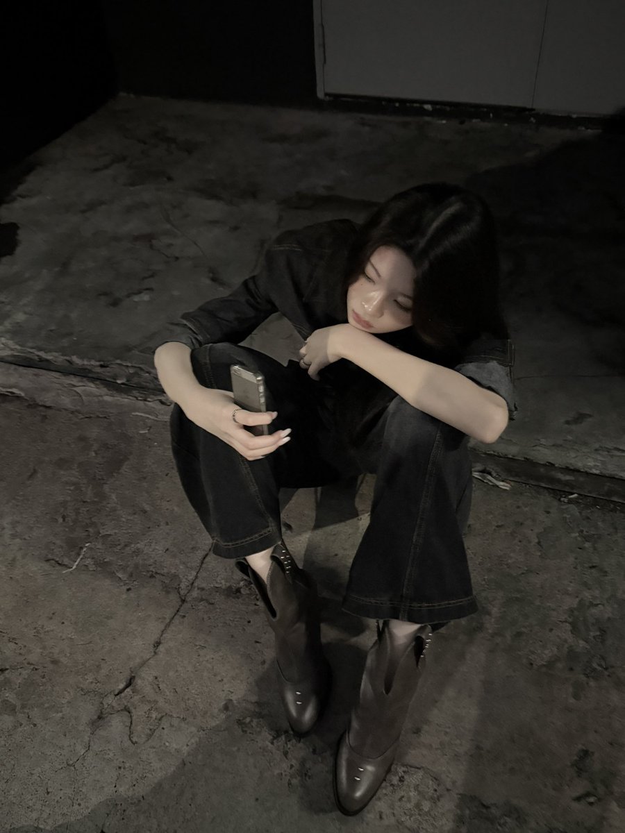 Angietiira's tweet photo. ตอนคุณนอนผมกำลังนั่งอยู่ท่านี้
#Angietiira https://t.co/Is3qjL5s9W