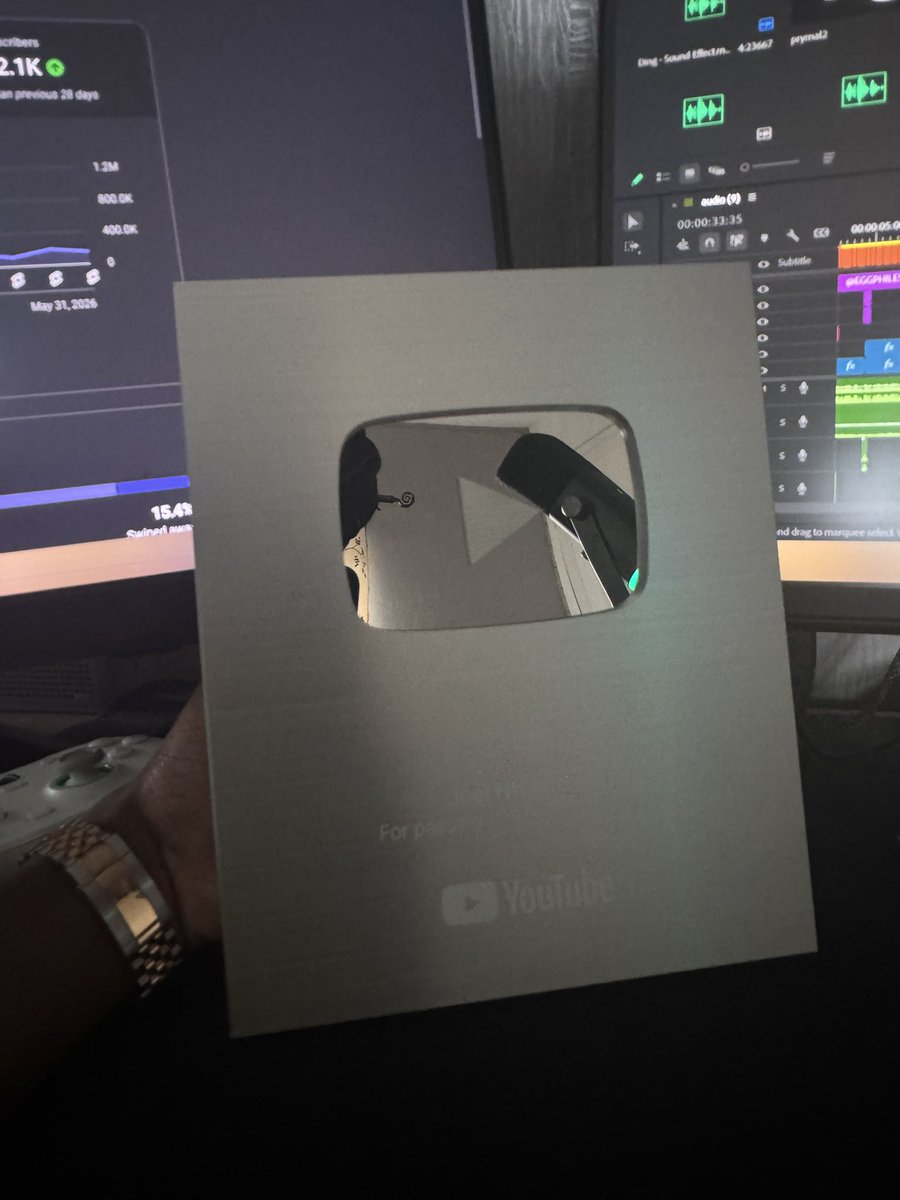 byreOG's tweet photo. I got my first YT Plaque today! https://t.co/FTcyxKrXqs