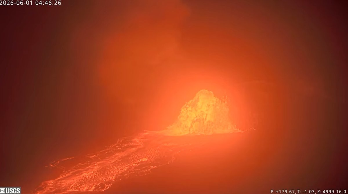 HVERI_org's tweet photo. Episode 48 began at 4:40 a.m. HST on June 1. The north vent began overflowing at 3:45 a.m. HST, fed by sustained dome fountaining about 15–30 feet high. By 4:11 a.m. https://t.co/4EtnklNoxd