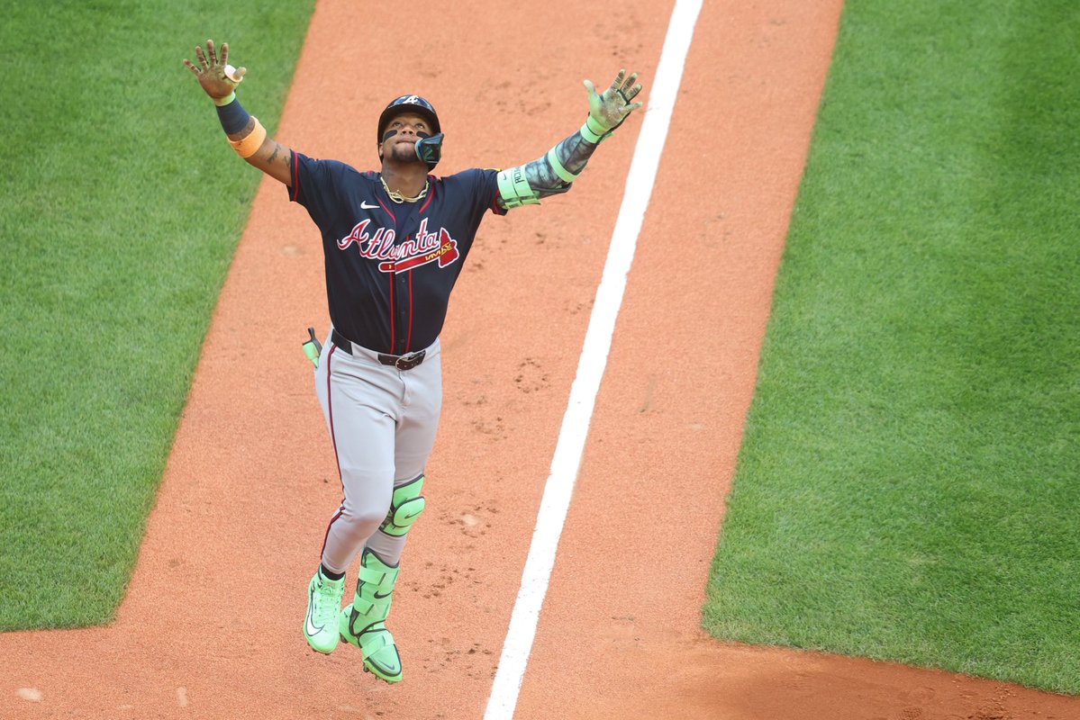 MLB Camera Roll tweet media