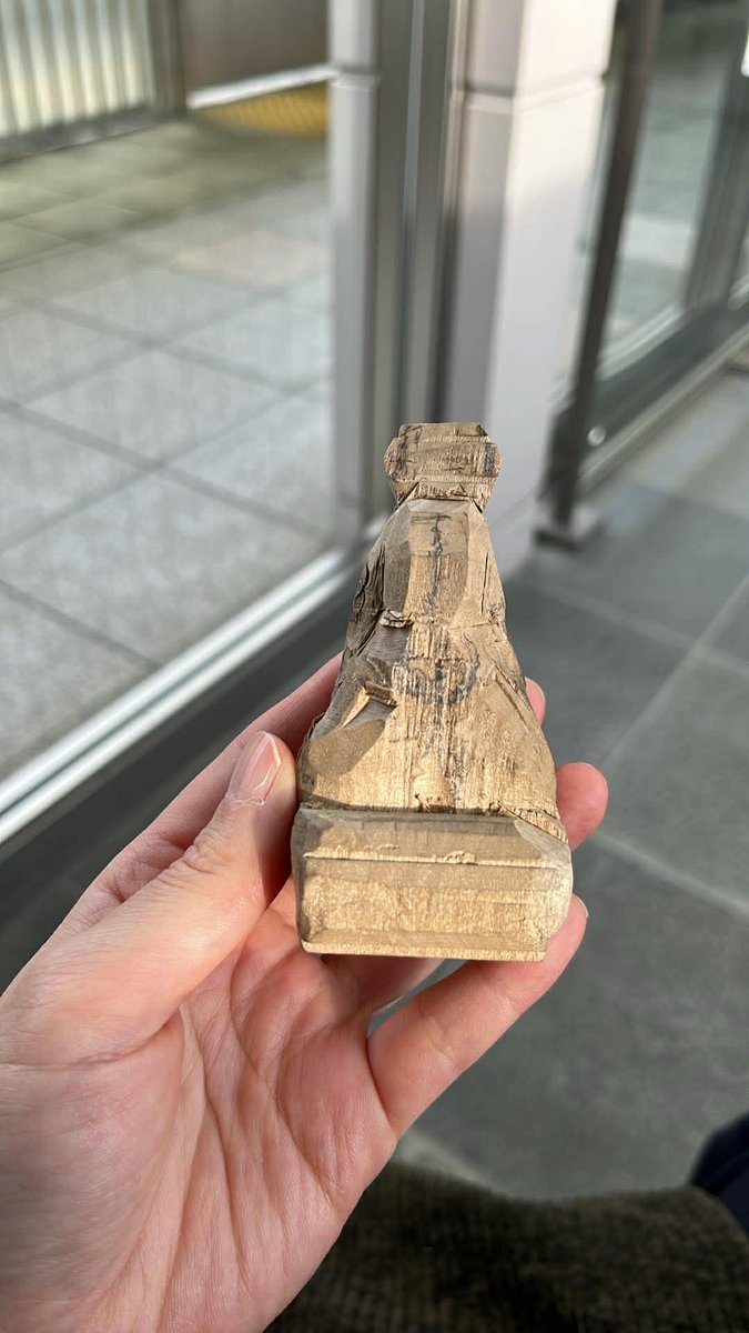 tmkstooo's tweet photo. 長野県立美術館で展示している《もみじちゃん ― 鬼女と水ともうひとつの東京》の制作ノートを公開しました。

長野の鬼無里、城山、松代、上田をめぐりながら制作していった過程を、前編・中編・後編に分けて書いています🍁

https://t.co/ze6uvkHxow https://t.co/bPLgYXFhCX