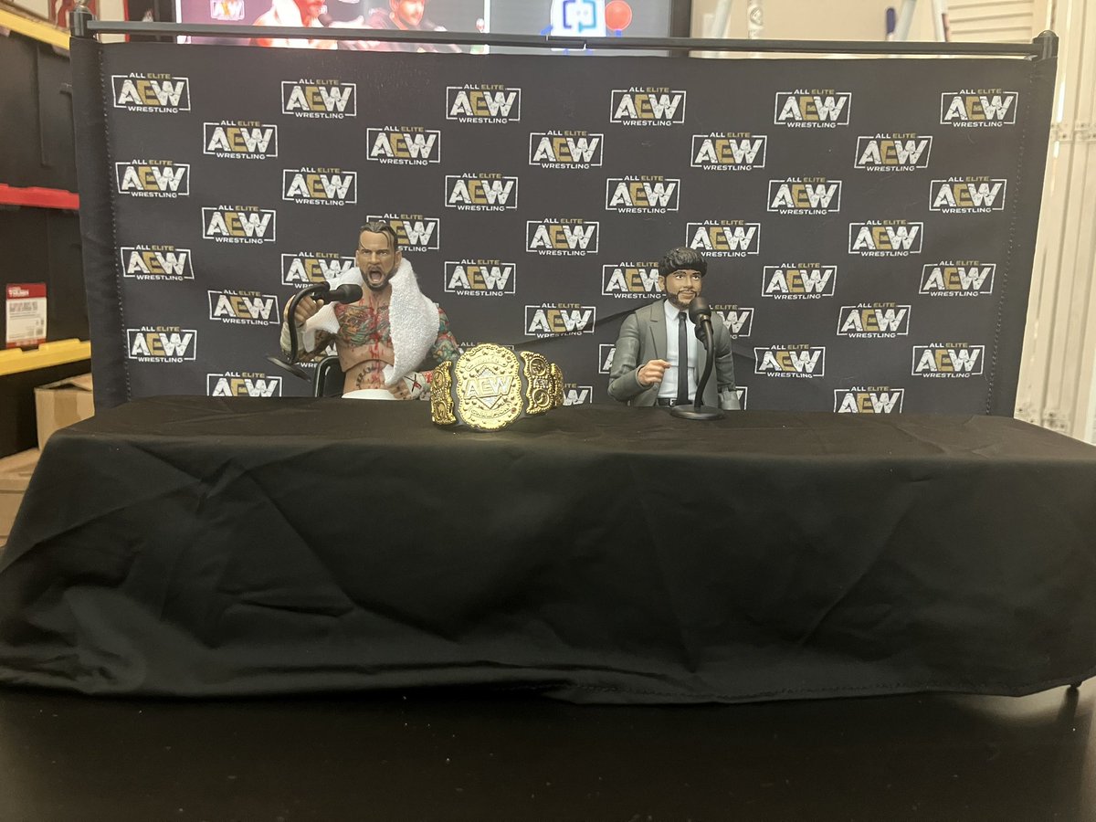 RussellCartwr18's tweet photo. “I’ll start Nick….who here fancies themselves a journalist”😳😳😳

The media scrum play set from @FiguresToyCo IS ABSOLUTE 🔥 

Couldn’t wait to recreate MY ALL TIME FAVORITE CM PUNK promos ever  with this set 🤣🤣

Check out @OfficialFigGuys this Tuesday 6PM CST for a 10% discount code!!!!! 

#emptyheadeddumbfuck #thesestupidguysthinktheyreinreceda #alloutchicago #cmpunkvselite