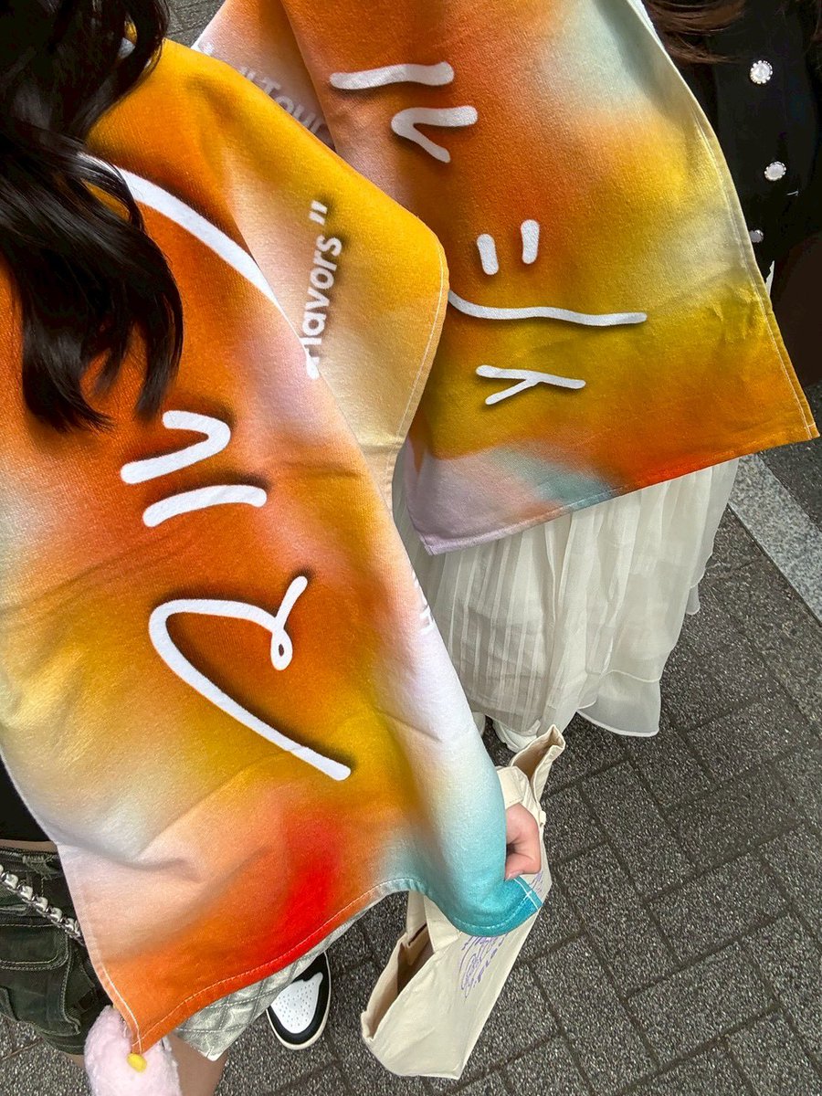 aymi0801's tweet photo. マルシィLIVE♡
5列目とゆう神席からみるマルシィは
かっこよくて可愛くてすき😍😍🫶
そして名古屋は可愛い物が多すぎて物欲MAX♡可愛い欲しかったサンダル買えてご機嫌😍🫶 https://t.co/2xedp38r6B
