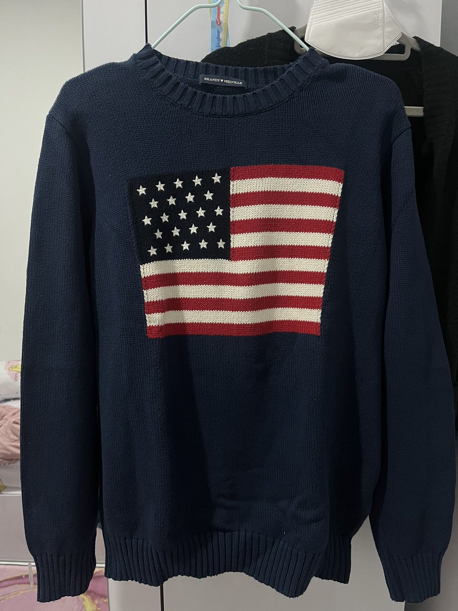 strobwy's tweet photo. wts brandy melville american flag
bought this for 1mil, aku jual 850 ajaa

cuma 2x pakee, still in a good condition💗👍🏻 https://t.co/pTPrIGFE3t