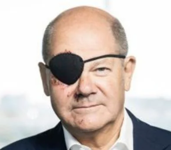 Cthulhu235's tweet photo. @andi_stuten Bin heftig am #Scholzmonat feiern. Man sagt den ganzen Monat nix und gibt nen Fick, danach verliert man jegliche Erinnerung an die letzten 10 Jahre und macht ein Piratenselfie. 🥳🏴‍☠️ https://t.co/K0KgnZYvS0