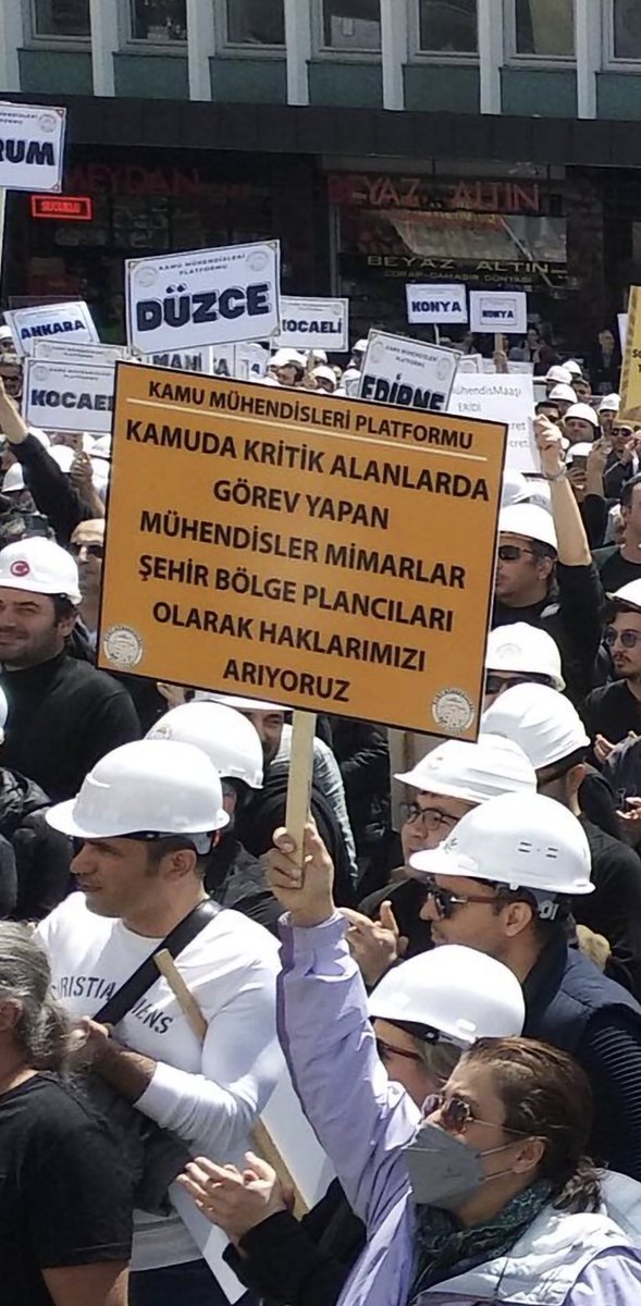 hakankaa82's tweet photo. Kamuda çalışan mühendislerın özlük ve mali hakları her geçen gün geriye gitmekte olup tüm siyasi partiler sesini çıkarmamaktadır.
Ülkemiz de mühendislere verilen değerin yeniden artmasını bekliyoruz.
@RTErdogan
@tcbestepe
@Akparti
@cbsbb
#MühendislikMeslekKanunu
#KabineToplantısı https://t.co/HCOHxT6QKt
