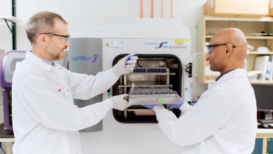 EmergentWeGo's tweet photo. At Emergent, we develop, manufacture and deliver products that help keep communities around the world safe. Our approach is built on scientific rigor and partnerships with quality and compliance at the core. https://t.co/vMItS851tm https://t.co/gDYA766sVM