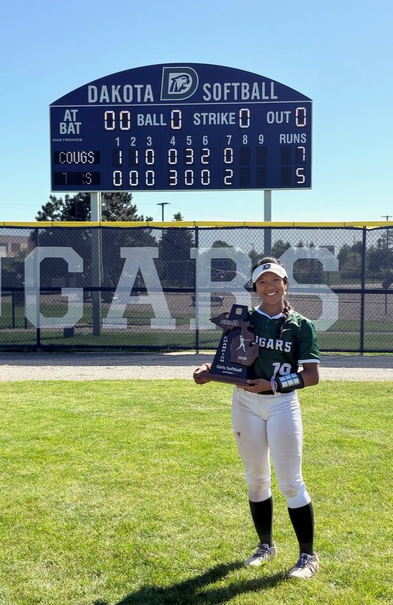 nolamaet2027's tweet photo. So proud of my high school team for winning Districts 7-5 on Saturday against Anchor Bay!! Onto Regionals next weekend!
@dieseldefenders @DetProsCampisi @mikerice02 @DakotaVsoftball https://t.co/rLes17Arvm