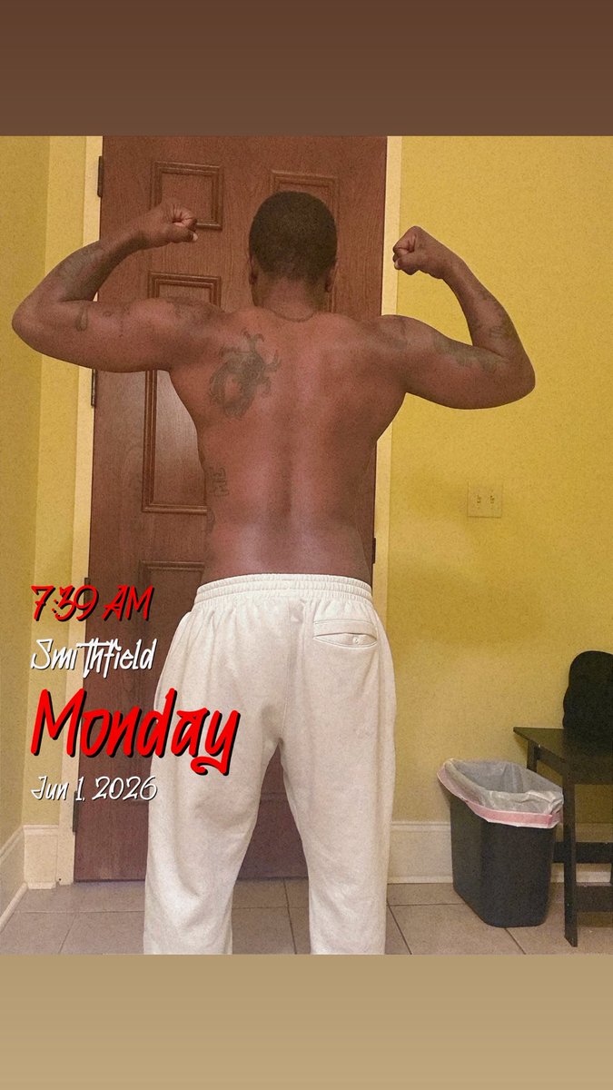 MrAbs67289972's tweet photo. 47 day transformation challenge starting today til my birthday July 17th! The big 45! https://t.co/kBrf7mRpJj