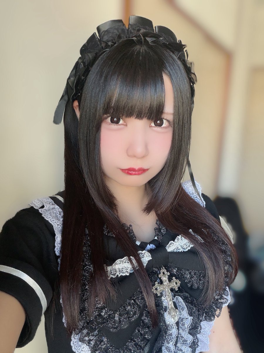 25_HADES's tweet photo. 今日もありがとうございましたᐡ- ̫ -ᐡ ♡

週初めの月曜日からたくさんの人に会えてにっこり😽🎶しばらく会えないからって会いにきてくれたひともお土産もありがとう🫶🏻お誕生日のお祝いだったり楽しいいちにちだったね〜💭
しばらくいないけど忘れないでね https://t.co/kjEO3KCQNg