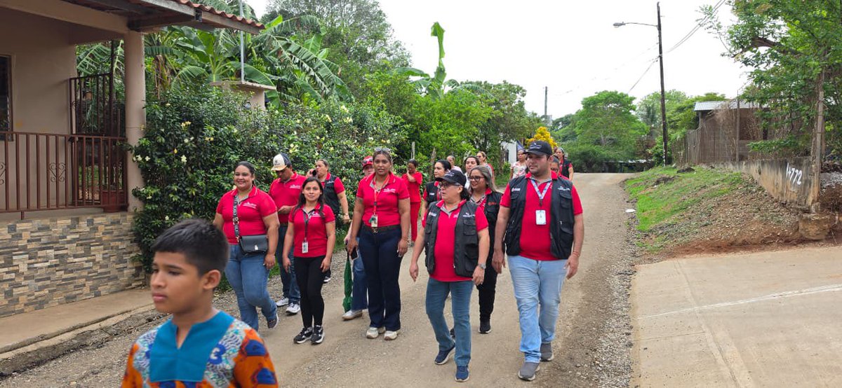 MINSAPma's tweet photo. #LosSantos | En Llano Largo se realizó caminata informativa por el Día Mundial Sin Tabaco, promoviendo estilos de vida saludables y ambientes libres de humo.

Participaron estudiantes e instituciones en acciones de concienciación. #MinsaPanamá 🚭 https://t.co/9jTf5Yhm3c