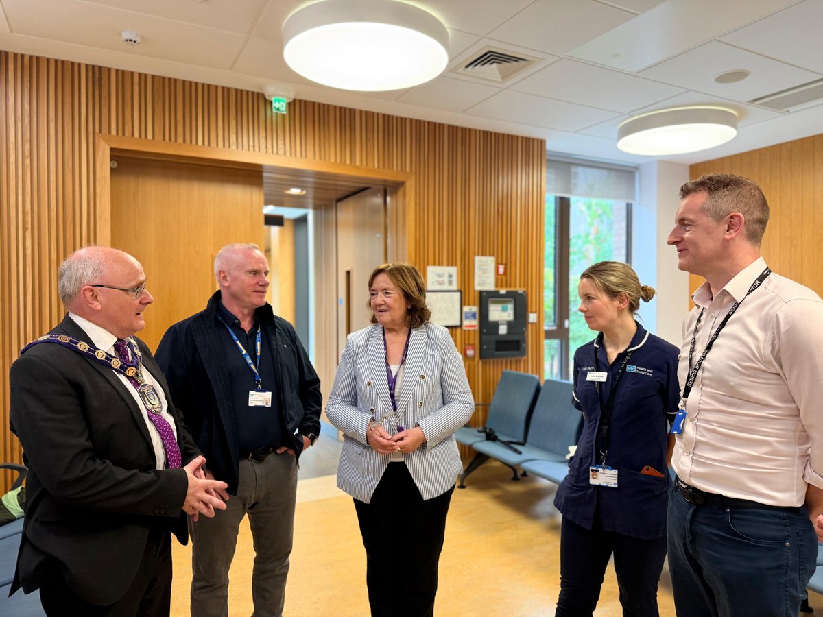 ChairFODC's tweet photo. 1/2 Today, my last day as Council Chair, I paid a second visit to Omagh Hospital and Primary Care Complex, this time to meet with the Renal Services and Outpatients teams. Here, I gained further insight into the excellent care provided to patients. My sincere thanks to... https://t.co/qVYpxHzEpc