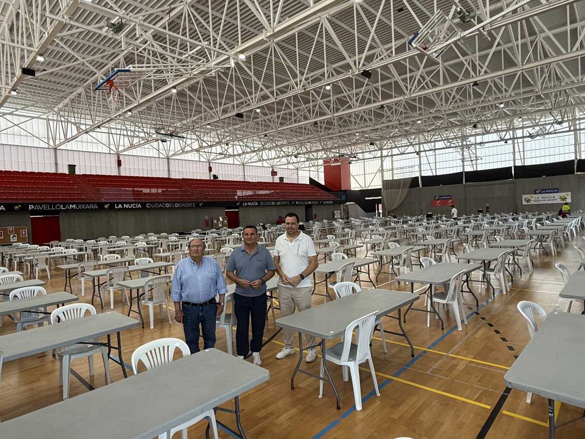 LaNuciaES's tweet photo. ✅Ya está todo preparado en el Pabellón Muixara para que mañana los estudiantes de Segundo de Bachiller de Benidorm y La Nucía comiencen los exámenes #EVAU.

📚Pruebas que celebran ya su décimo año en nuestro municipio.

📰👉🏻 https://t.co/WWSVb45JpJ

#LaNucia https://t.co/v0PrpdtsKe