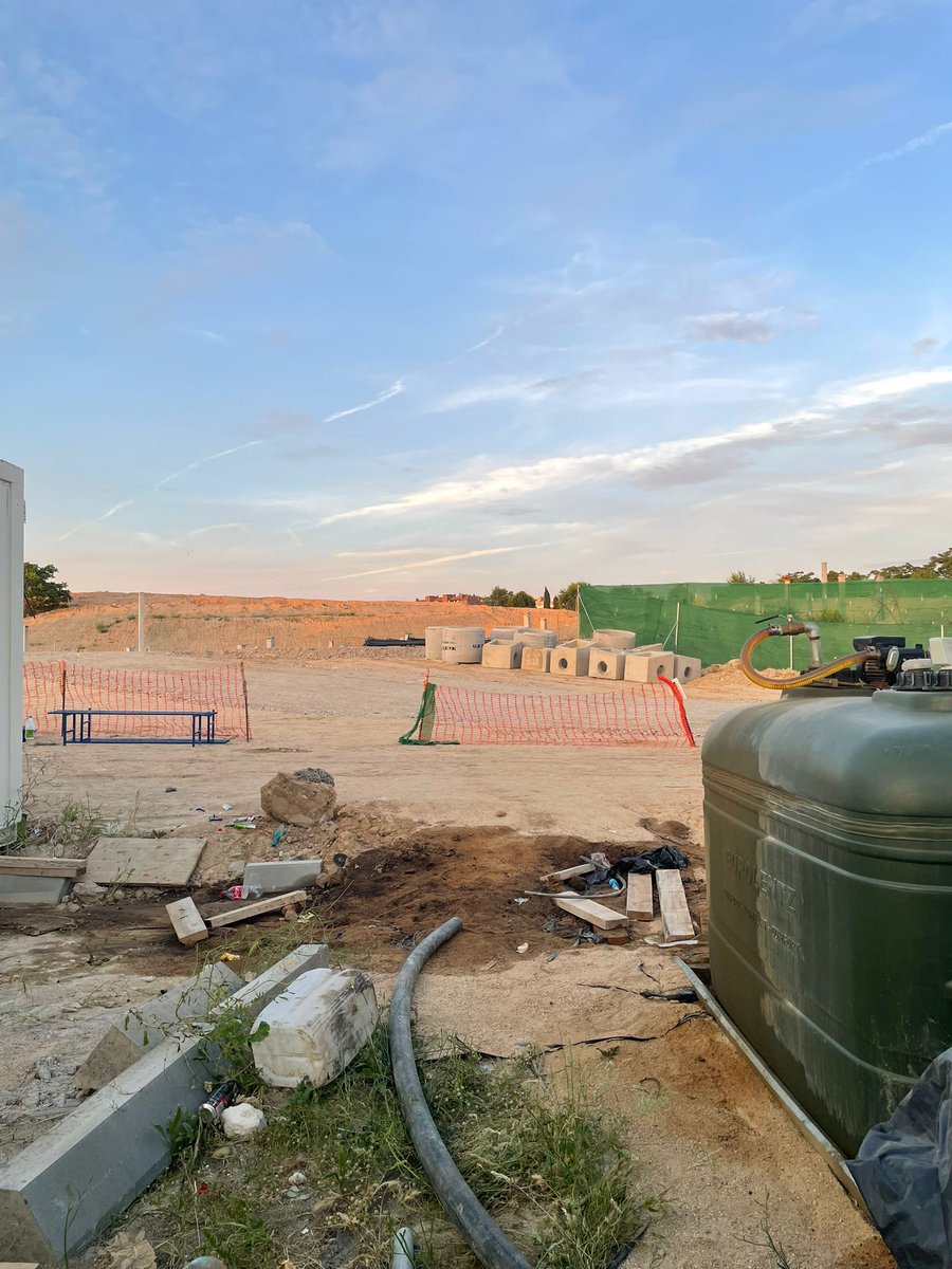 nomegacanton's tweet photo. @Mtnezparamo @_EstradaYolanda @AlmeidaPP_ @AtlanticoIE @Calle30Madrid ¿El #megacantón INDUSTRIAL de #Montecarmelo, vertido incluido, cuyas obras las ha parado un juez, es para el desarrollo de España? ¿Darás la espalda o te comprometerás con el medio ambiente? https://t.co/eppdBL78fU