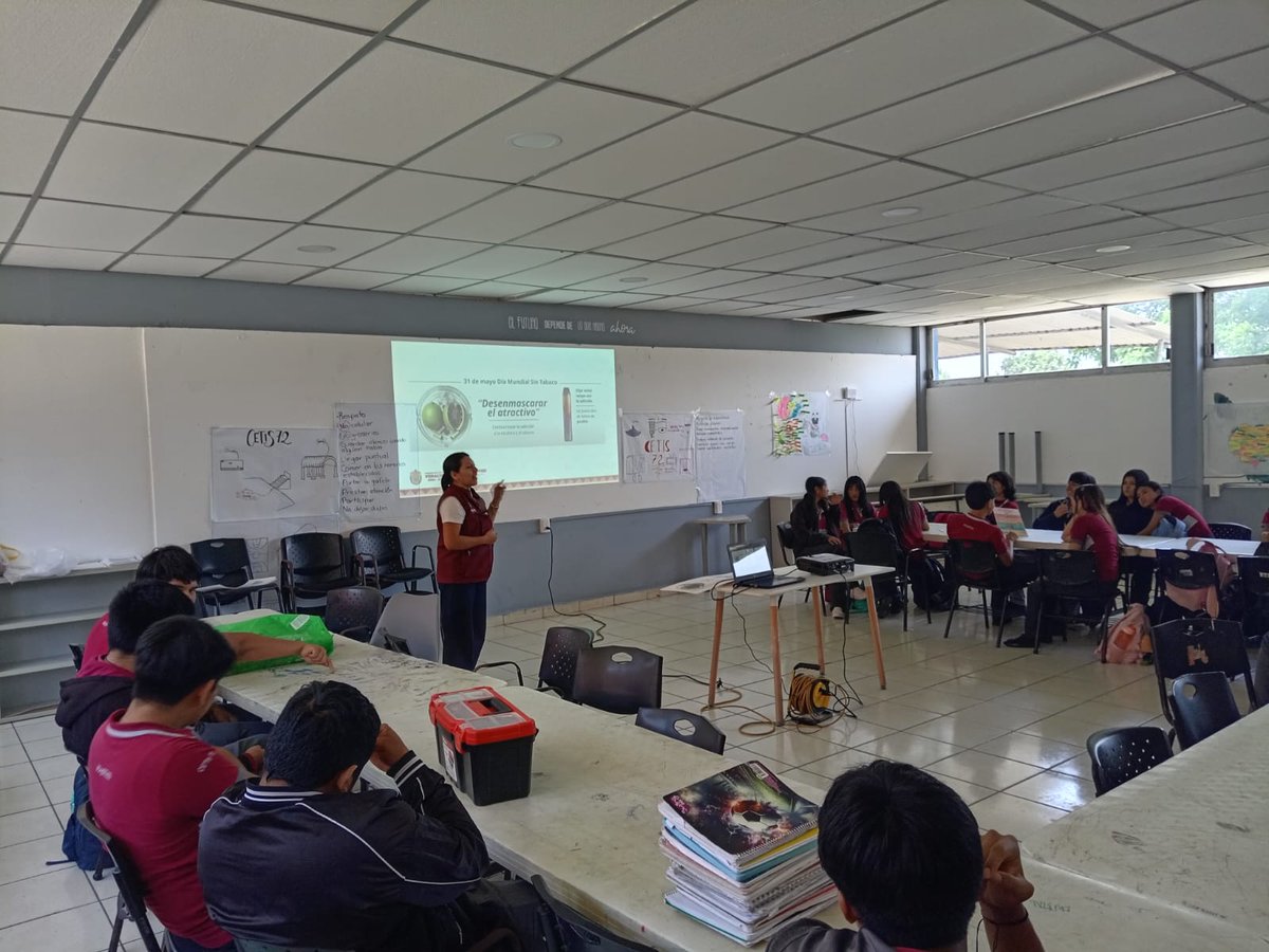 cecosamamina's tweet photo. “Desenmascarar el atractivo”
En el marco del Día Mundial Sin Tabaco, el equipo de CECOSAMA Minatitlán acudió al CETIS 72 para realizar una jornada de actividades preventivas con las y los jóvenes estudiantes.
A través de dinámicas e información oportuna, compartimos herramientas. https://t.co/kbC26MEs32