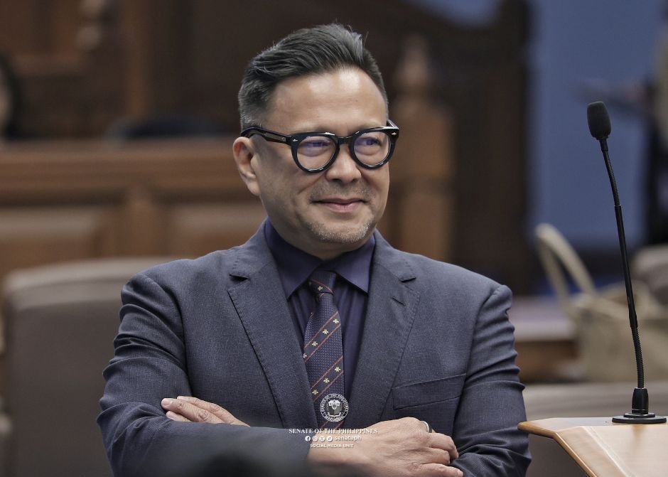 NoChanceTil2034's tweet photo. For the goof one, blood is never thicker than politics. He should have been the first one to defend his half- bro. At least even to be there at that moment. https://t.co/DKH1aYlqXX