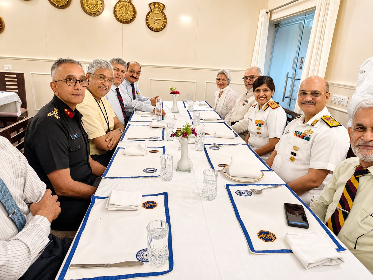 DoonNavyVeteran's tweet photo. On a visit to Devbhumi, SurgVAdm Arti Sarin #DGAFMS interacted with members of @DoonNavyVeteran during a working Lunch hosted by @IN_NHO_DEHRADUN. The Flag Officer was briefed about the status of wellness of naval veteran officers at Doon by the President #NFDNC https://t.co/j2qyZ9h6aj