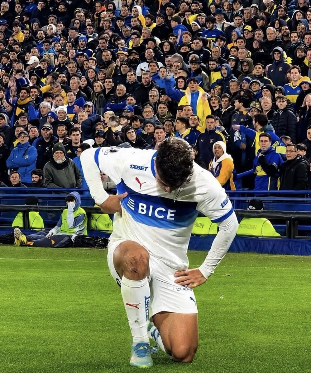 Zampedrismoo's tweet photo. El aura que maneja esta celebración es increíble, sin lugar a dudas un símbolo de identidad Cruzada y que mejor que patentarla en la bombonera por copa libertadores.
#LosCruzados #Libertadores https://t.co/GGRjd0zC2z
