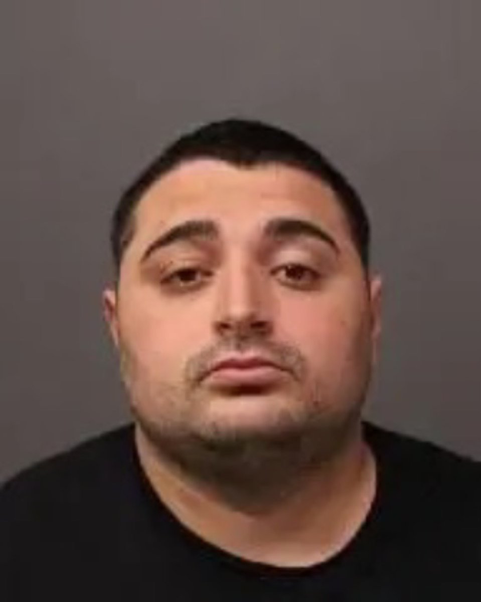 6ixbuzztv's tweet photo. 27-year-old Michele Moscone from Toronto and 55-year-old Glen Mousseau from Windsor have been charged after a fatal double shooting outside a home in Vaughan last month https://t.co/ndSEkczYmT