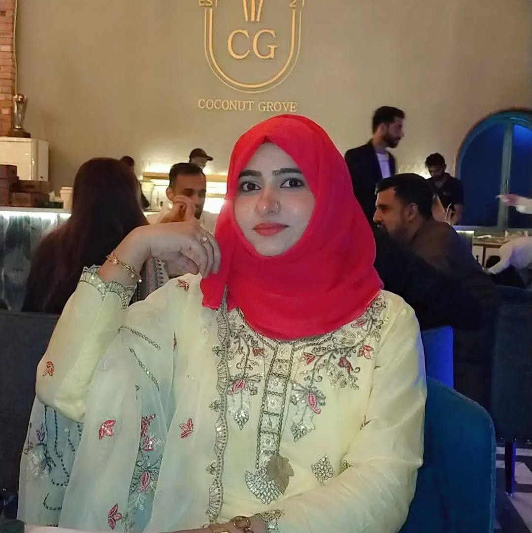Ifra60's tweet photo. لڑکا چاہے ان پڑھ بھی ہو 
لڑکی کی id
پہ nice cute 
لکھ ہی لیتا 😁 https://t.co/qbouBcS1tf