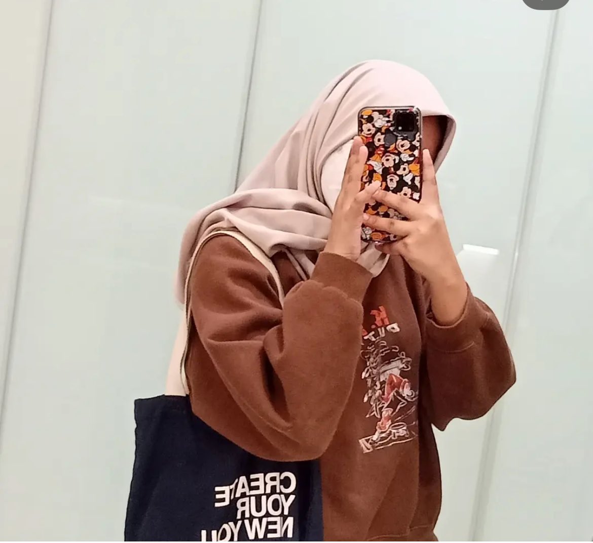 cloudbreadxxs's tweet photo. prelovedddd yukk sweater gemas lucu undip tembalang #zonauangᅠ #zonajajan https://t.co/dDksgnpI4z