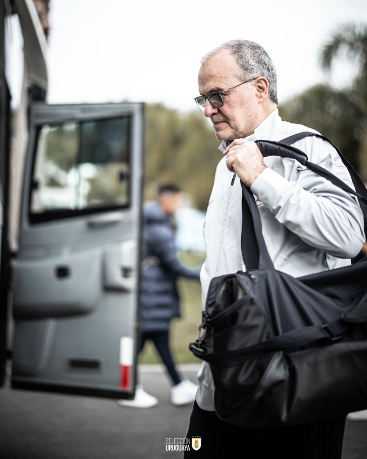 Buysan's tweet photo. 🗣 "¿Qué es hacer un buen Mundial? Yo sueño, así que mejor no lo contesto"

Marcelo Bielsa en conferencia de prensa. https://t.co/pRbI5bvMpu