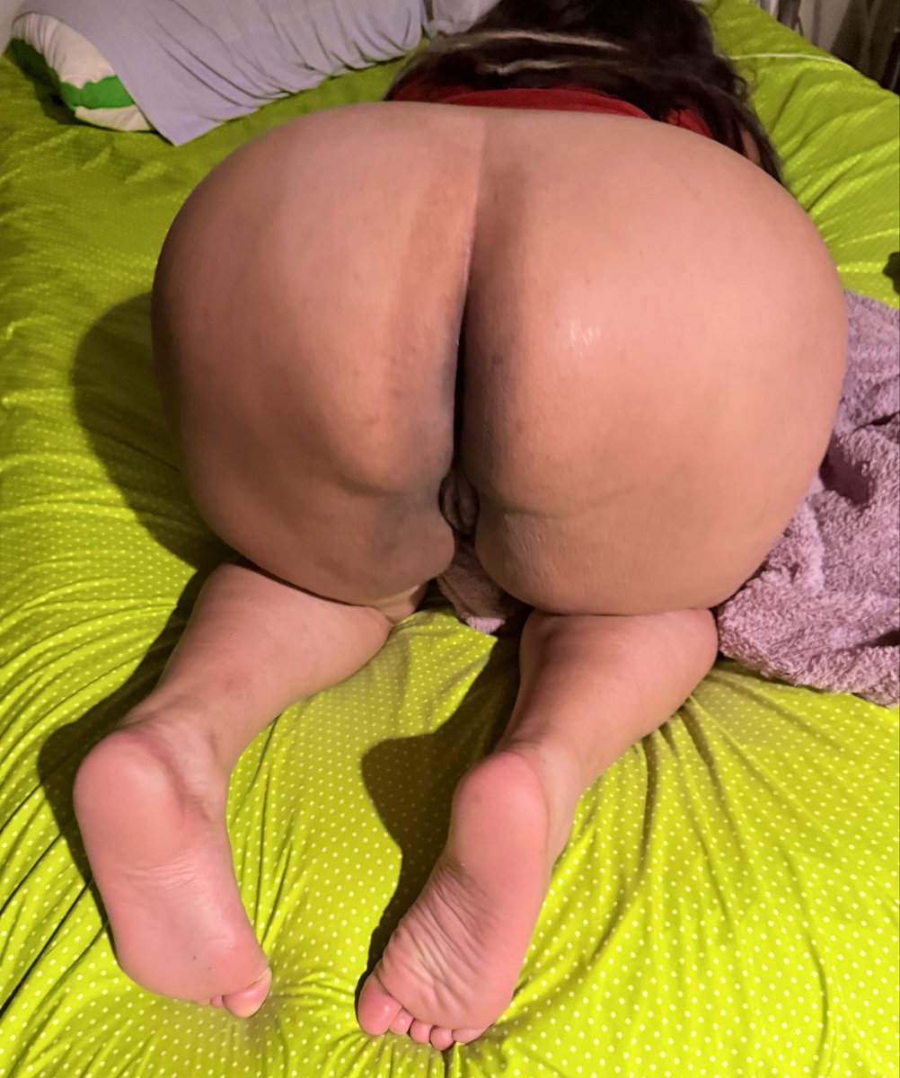 BellaTrixx28584's tweet photo. Happy Monday Mooning 😈 Hope you have a great start to your week 😘 https://t.co/AmFIAS7bmW
