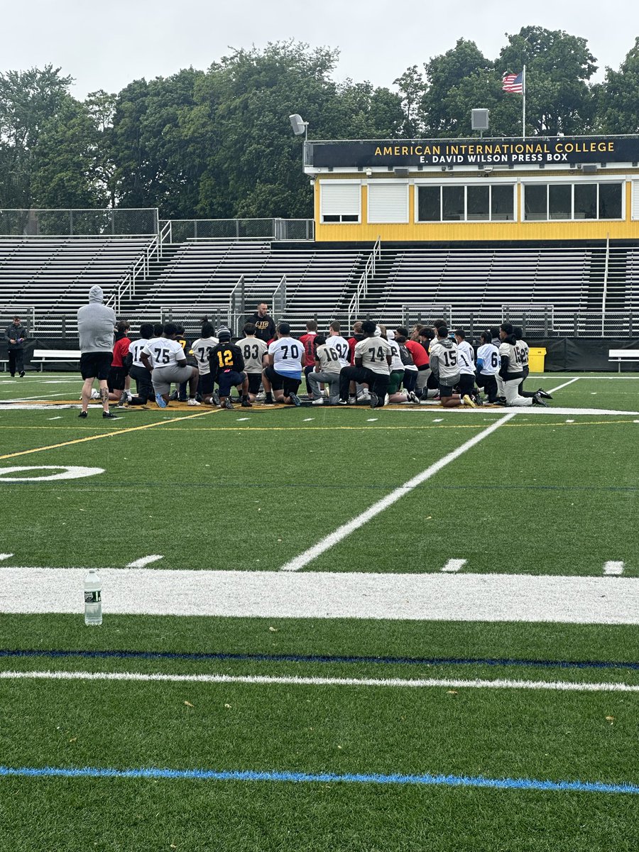 CStanger2030's tweet photo. Had a great time on Saturday at the AIC one day Yellow Jacket showcase. @jwreynolds2030 and I represented the class of 2030. Thank you, @QB_Velocity and @AICFootball for this opportunity. https://t.co/EZRyFBLZCN