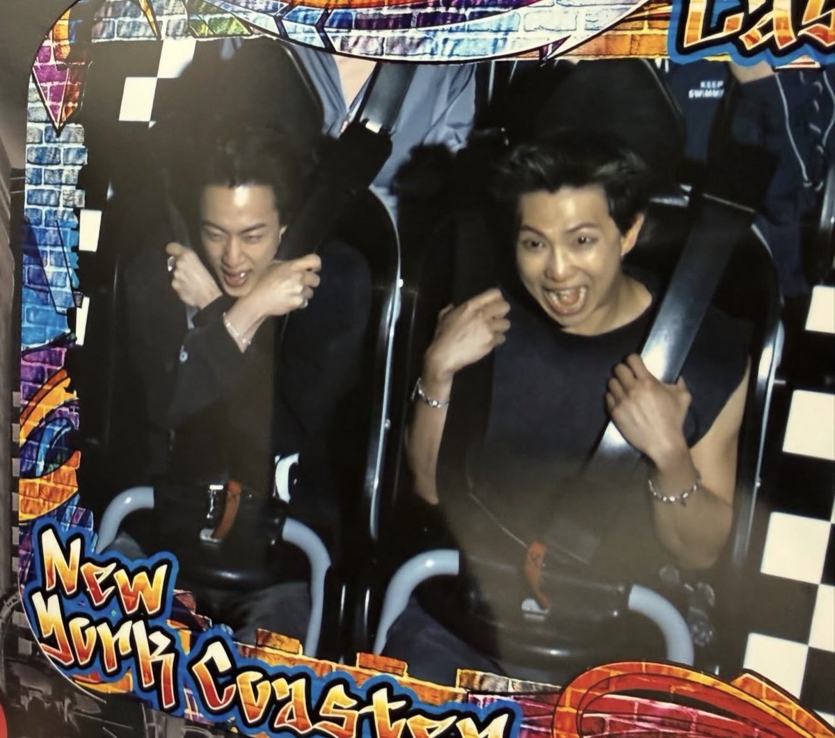 mochiismt's tweet photo. ¿Así era el Selca Day o lo entendí mal?
(Regresenlo porfa) JAJAJAJAJAJA
#ArmySelcaDay #Rollercoaster https://t.co/zIrYtsCGfx