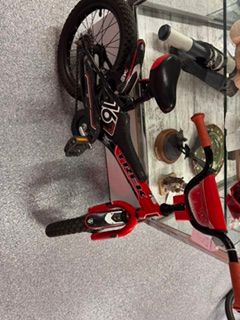 DickerandDeal's tweet photo. It's here the last week of school and if you need all things summer.....we've got you.
Bikes, Stereo's, Golf Balls......You name it we got it. Stop in and shop. https://t.co/1ljtdieAIa