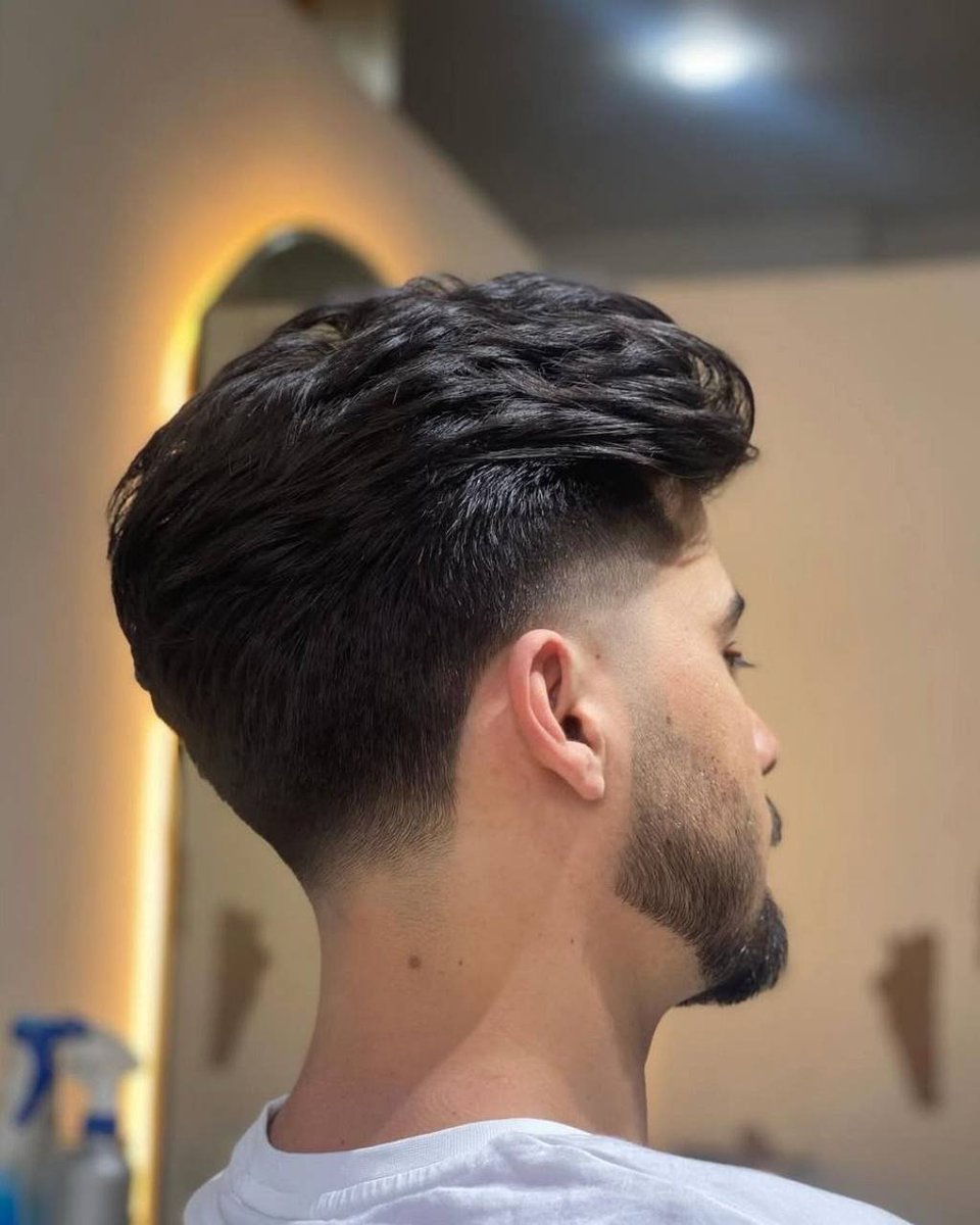Clipstobeviral's tweet photo. How to be attractive as a man:

1. Get a haircut every 2-3 weeks. https://t.co/cUnHwOIEB8